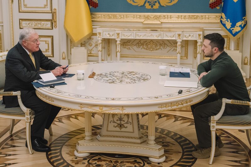 Zelenskiy rechazó una oferta inicial de EE.UU. que implicaba asegurarse la mitad de los ingresos de los minerales de Ucrania. Zelenskiy rechazó una oferta inicial de EE.UU. que implicaba asegurarse la mitad de los ingresos de los minerales de Ucrania.