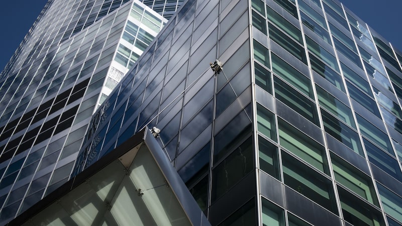 Ex-banqueiro do Goldman Sachs é condenado a três anos de prisão por insider trading Ex-banqueiro do Goldman Sachs é condenado a três anos de prisão por insider trading