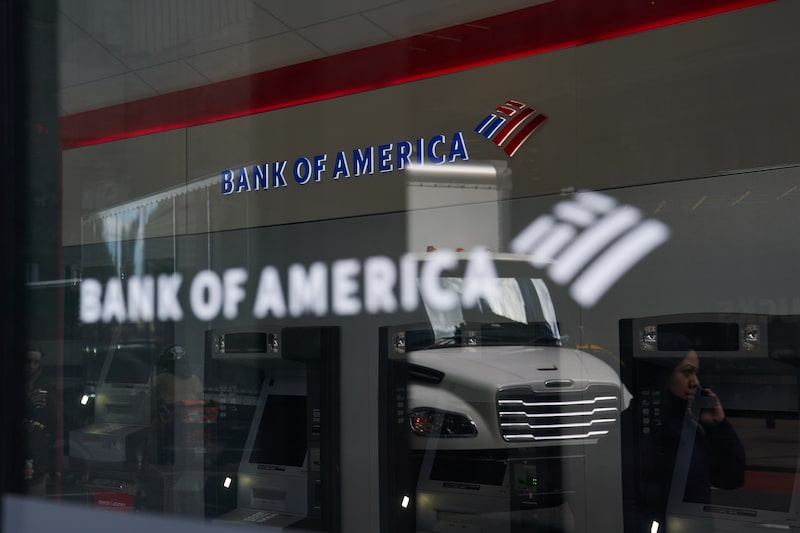 BofA revisó al alza su proyección de déficit del gobierno central para 2025, desde 6,1% hasta 7,1% del PIB, y para 2026, de 5,7% a 6,5%. BofA revisó al alza su proyección de déficit del gobierno central para 2025, desde 6,1% hasta 7,1% del PIB, y para 2026, de 5,7% a 6,5%.