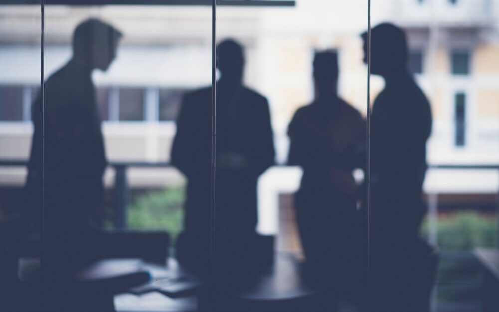 En los mercados analizados, al menos el 20% de las empresas aún mantienen directorios sin ninguna representación femenina. En los mercados analizados, al menos el 20% de las empresas aún mantienen directorios sin ninguna representación femenina.