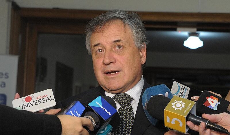 El ministro de Industria uruguayo habló sobre la reglamentación durante una comparecencia en el Parlamento. Foto: Presidencia de la República. El ministro de Industria uruguayo habló sobre la reglamentación durante una comparecencia en el Parlamento. Foto: Presidencia de la República.