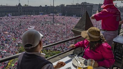 Mexicanos vão às ruas protestar contra reformas eleitorais de López Obrador Mexicanos vão às ruas protestar contra reformas eleitorais de López Obrador