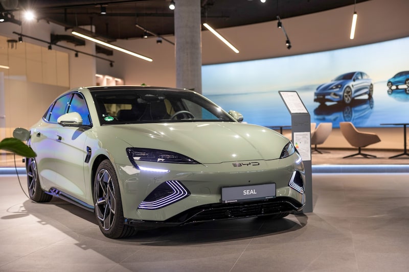 Un vehículo eléctrico BYD Seal en un concesionario de BYD Co. en Berlín, Alemania. Fotógrafa: Liesa Johannssen/Bloomberg. Un vehículo eléctrico BYD Seal en un concesionario de BYD Co. en Berlín, Alemania. Fotógrafa: Liesa Johannssen/Bloomberg.