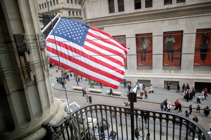 US Stocks Slump As Trumps Threat To Fire Powell Adds Pressure US Stocks Slump As Trumps Threat To Fire Powell Adds Pressure