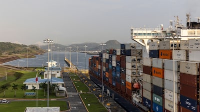 Guerra con Irán congestiona el Canal de Panamá: buques pagan millones para saltar la fila Guerra con Irán congestiona el Canal de Panamá: buques pagan millones para saltar la fila