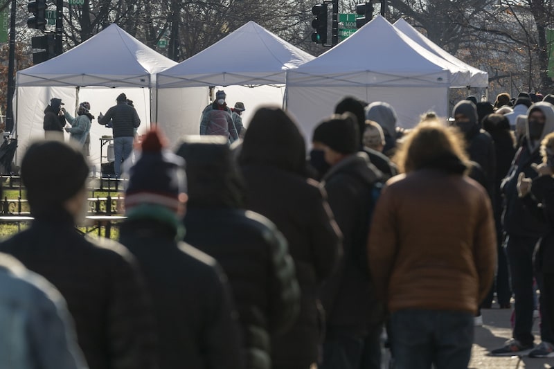 Contágio acontece no início da doença, permitindo a redução do período de isolamento Contágio acontece no início da doença, permitindo a redução do período de isolamento
