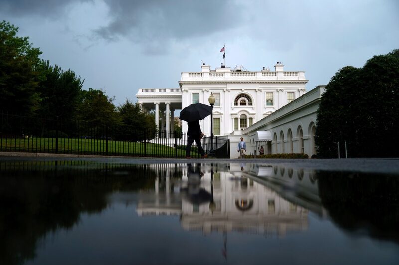 A Casa Branca em Washington, DC, EUA: Vance disse que os “serviços essenciais” continuariam em funcionamento durante qualquer paralisação. (Foto: Will Oliver/EPA/Bloomberg) A Casa Branca em Washington, DC, EUA: Vance disse que os “serviços essenciais” continuariam em funcionamento durante qualquer paralisação. (Foto: Will Oliver/EPA/Bloomberg)