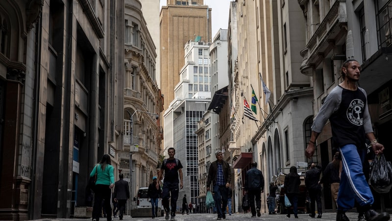 Reprecificação de juros leva multimercados a pior mês desde 2020 Reprecificação de juros leva multimercados a pior mês desde 2020