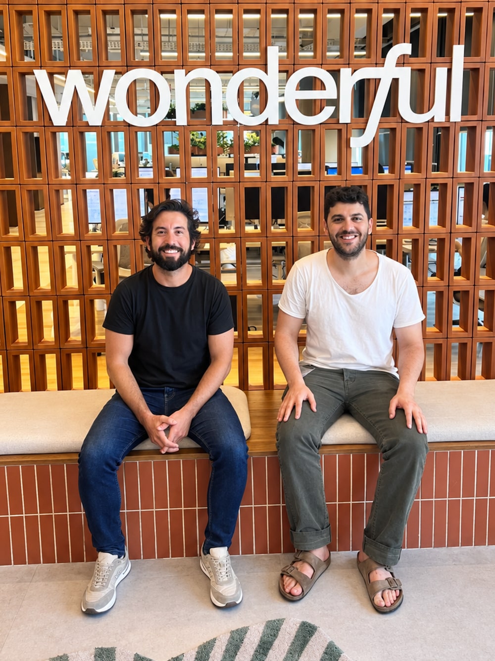 Rui Brandão e Rui e do Bar Winkler, Co-Founder e CEO na sede da Wonderful: o plano é chegar a US$ 1 bi em receita no Brasil em dois anos Rui Brandão e Rui e do Bar Winkler, Co-Founder e CEO na sede da Wonderful: o plano é chegar a US$ 1 bi em receita no Brasil em dois anos