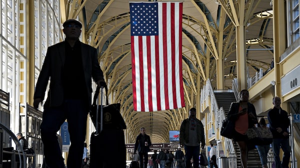 Juez confirma la tarifa de US$100.000 para las solicitudes de visa H-1B de Trump Juez confirma la tarifa de US$100.000 para las solicitudes de visa H-1B de Trump