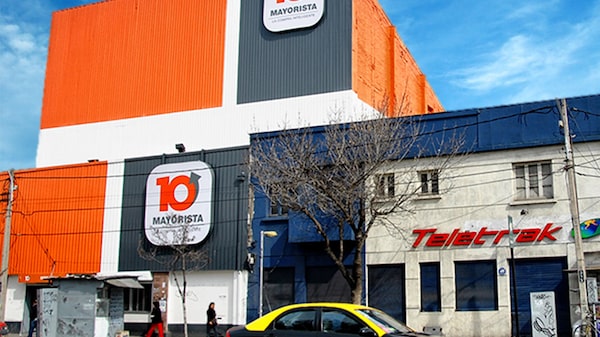 Qué pasará con los locales de Mayorista 10 en Chile luego del cambio de estrategia de SMU Qué pasará con los locales de Mayorista 10 en Chile luego del cambio de estrategia de SMU