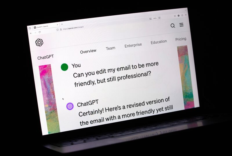 Tela de computador mostrando uma interação com o ChatGPT Tela de computador mostrando uma interação com o ChatGPT