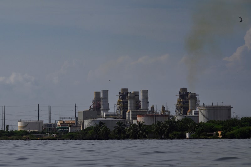 The Petroleos de Venezuela SA (PDVSA) Bajo Grande Refinery at the Paraguana Refinery Complex on Lake Maracaibo in Maracaibo, Zulia state, Venezuela. Photographer: Gaby Oraa/Bloomberg The Petroleos de Venezuela SA (PDVSA) Bajo Grande Refinery at the Paraguana Refinery Complex on Lake Maracaibo in Maracaibo, Zulia state, Venezuela. Photographer: Gaby Oraa/Bloomberg