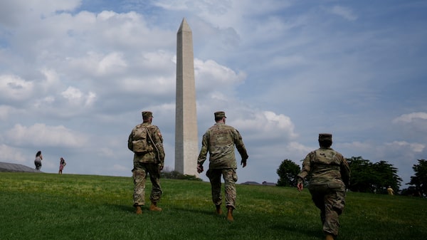 Trump diz que pagará militares em 15 de outubro mesmo durante o ‘shutdown’ Trump diz que pagará militares em 15 de outubro mesmo durante o ‘shutdown’