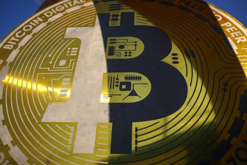 Una efigie de bitcoin en una plaza de Ilopango, El Salvador, el miércoles 28 de febrero de 2024. Una efigie de bitcoin en una plaza de Ilopango, El Salvador, el miércoles 28 de febrero de 2024.