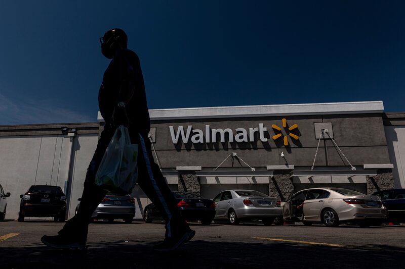 Una tienda Walmart en San Leandro, California, EE.UU.. Photographer: David Paul Morris/Bloomberg Una tienda Walmart en San Leandro, California, EE.UU.. Photographer: David Paul Morris/Bloomberg