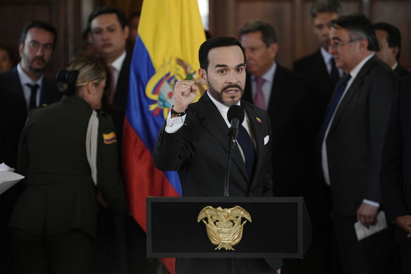 Sin la cooperación de los legisladores, resulta difícil imaginar cómo el equipo de De la Espriella podrá recortar lo suficiente como para reducir el déficit hasta el objetivo del 7,2 % del producto interior bruto el próximo año, desde la previsión actual del 9,4 %. Sin la cooperación de los legisladores, resulta difícil imaginar cómo el equipo de De la Espriella podrá recortar lo suficiente como para reducir el déficit hasta el objetivo del 7,2 % del producto interior bruto el próximo año, desde la previsión actual del 9,4 %.