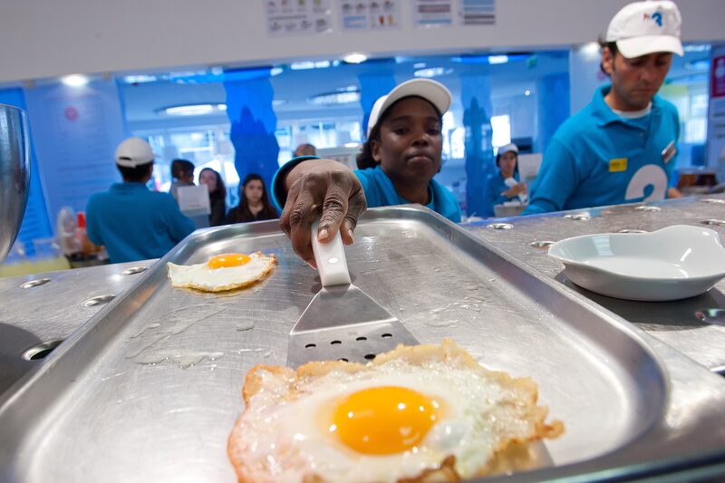 Ovo frito em restaurante Ovo frito em restaurante