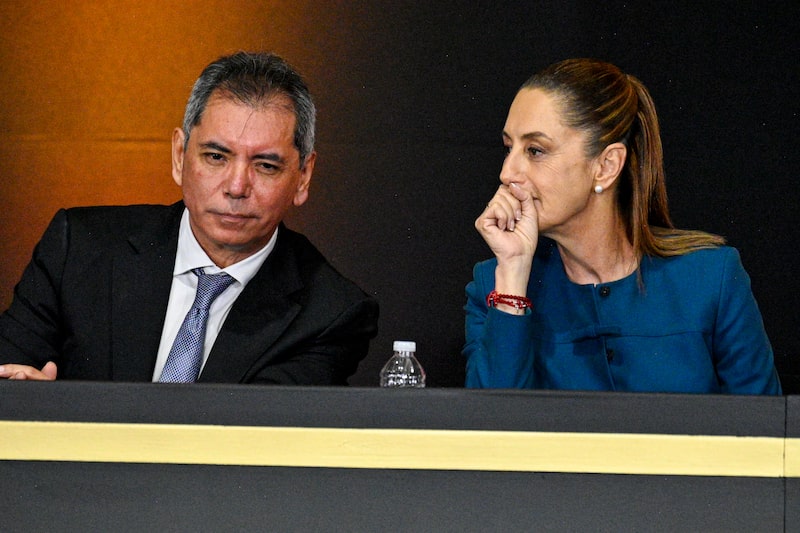 Edgar Amador Zamora y Claudia Sheinbaum durante el evento conmemorativo de los 100 años de la fundación de Banxico, en Ciudad de México el 25 de agosto de 2025. Edgar Amador Zamora y Claudia Sheinbaum durante el evento conmemorativo de los 100 años de la fundación de Banxico, en Ciudad de México el 25 de agosto de 2025.