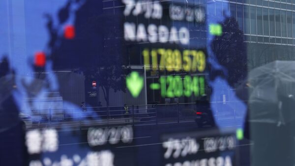 Recuo dos mercados perde força na pré-abertura da Ásia após balanços de techs Recuo dos mercados perde força na pré-abertura da Ásia após balanços de techs