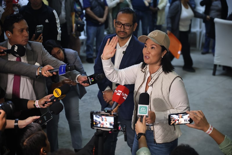 Keiko Fujimori habla con los medios de comunicación en Lima, el 7 de junio. Fotógrafo: Sebastián Castaneda/Bloomberg Keiko Fujimori habla con los medios de comunicación en Lima, el 7 de junio. Fotógrafo: Sebastián Castaneda/Bloomberg