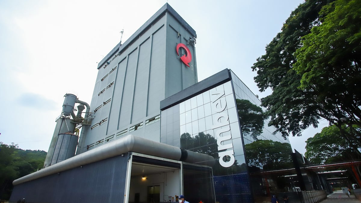 Cervejaria Águas da Serra, da Ambev, em Guarulhos (SP): queda nas marcas do segmento core foi em parte compensada pela expansão em marcas premium e de zero álcool. (Foto: Bruno Macedo/Ambev)