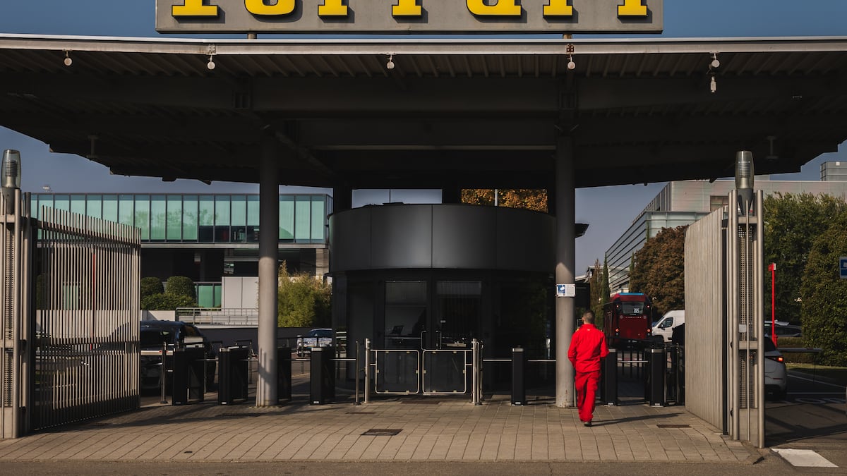 Ferrari vs. Porsche: la carrera por los inversionistas toma direcciones opuestas