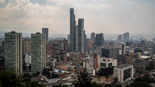 Colombia en 2027: mercado proyecta crecimiento a media marcha e inflación que cede despacio Colombia en 2027: mercado proyecta crecimiento a media marcha e inflación que cede despacio