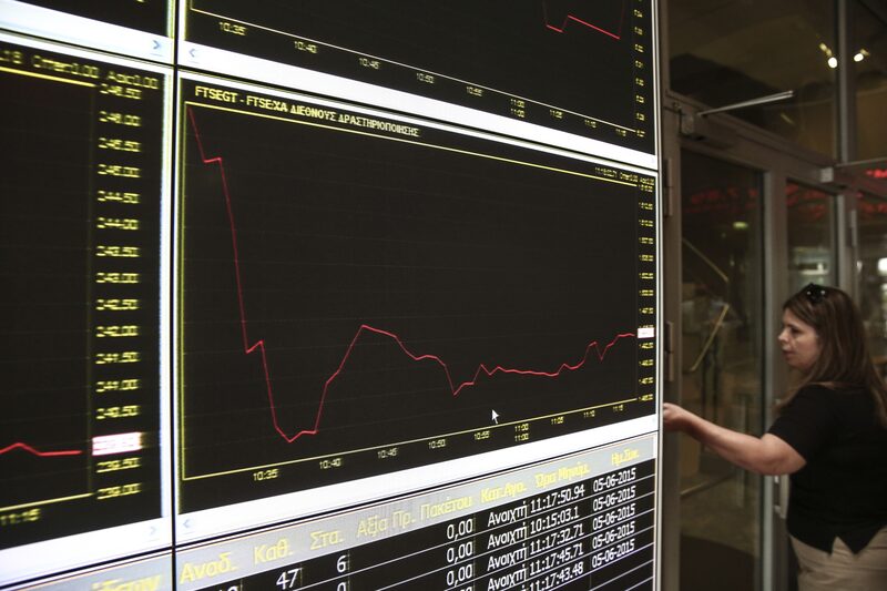 Ibovespa tem mais um dia de recuo e se mantém abaixo do patamar dos 118 mil pontos Ibovespa tem mais um dia de recuo e se mantém abaixo do patamar dos 118 mil pontos