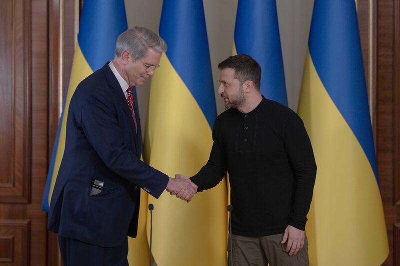 Zelenskiy describió el acuerdo como “un paso concreto”.
Zelenskiy describió el acuerdo como “un paso concreto”.