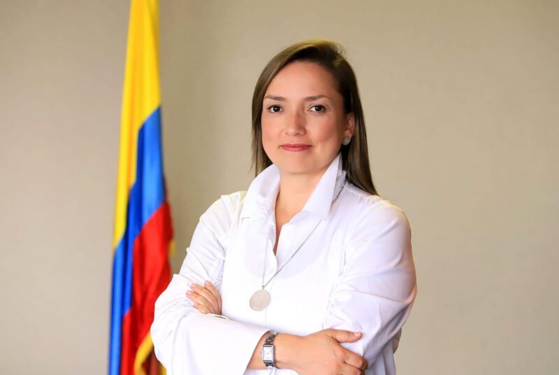 Ministra de Tecnologías de la Información y Comunicaciones colombiana, Carmen Ligia Valderrama. Ministra de Tecnologías de la Información y Comunicaciones colombiana, Carmen Ligia Valderrama.