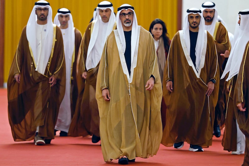 Príncipe heredero de Abu Dhabi invierte miles de millones de dólares para eludir control de Irán sobre el estrecho de Ormuz Príncipe heredero de Abu Dhabi invierte miles de millones de dólares para eludir control de Irán sobre el estrecho de Ormuz