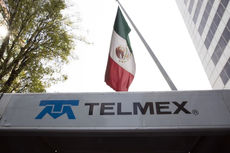 El Sindicato de Telefonistas de la República Mexicana y la empresa propiedad del magnate Carlos Slim, firmaron un acuerdo en presencia de autoridades de STPS que implica el levantamiento de la huelga. El Sindicato de Telefonistas de la República Mexicana y la empresa propiedad del magnate Carlos Slim, firmaron un acuerdo en presencia de autoridades de STPS que implica el levantamiento de la huelga.