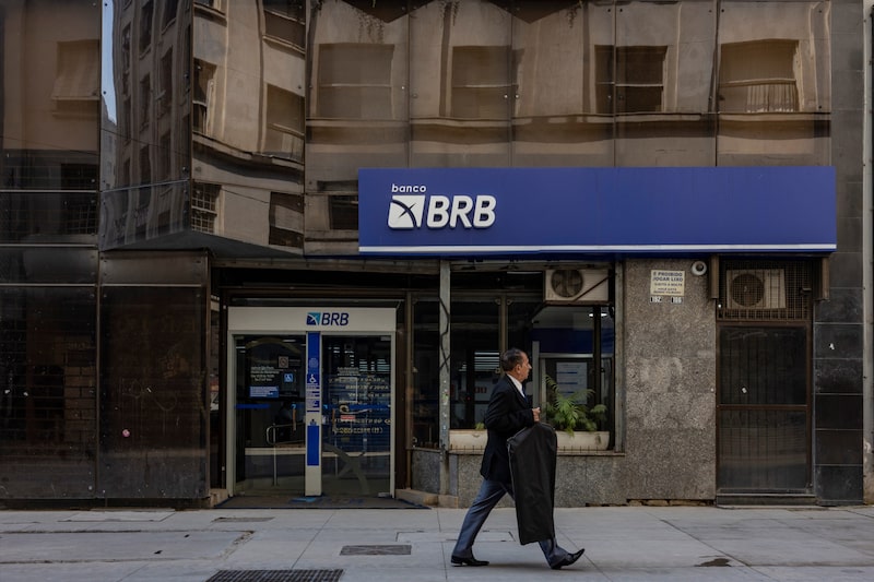 BRB tenta cobrir um rombo deixado em seu balanço por transações que fez com o Banco Master, que colapsou em novembro (Foto: Victor Moriyama/Bloomberg) BRB tenta cobrir um rombo deixado em seu balanço por transações que fez com o Banco Master, que colapsou em novembro (Foto: Victor Moriyama/Bloomberg)