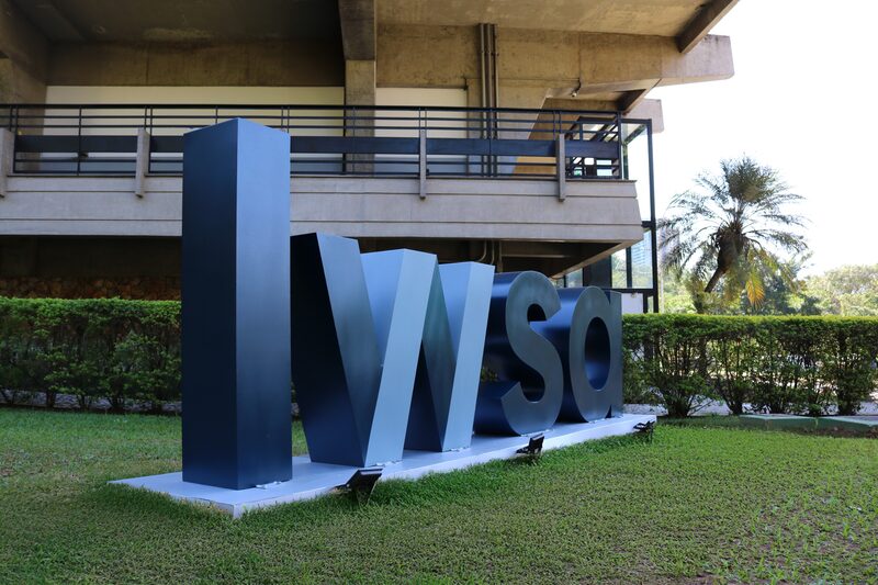 Com 200 mil sellers ativos, a LWSA calcula que mais de 20% de todo o valor movimentado no e-commerce brasileiro passe por suas plataformas. O acordo com a Temu é o mais recente de uma série de integrações com companhias de origem asiática, como TikTok, Shein e Shopee. Com 200 mil sellers ativos, a LWSA calcula que mais de 20% de todo o valor movimentado no e-commerce brasileiro passe por suas plataformas. O acordo com a Temu é o mais recente de uma série de integrações com companhias de origem asiática, como TikTok, Shein e Shopee.