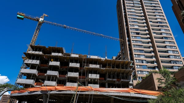 El costo de la vivienda dificulta cada vez más formar una familia en Latinoamérica, según encuesta El costo de la vivienda dificulta cada vez más formar una familia en Latinoamérica, según encuesta