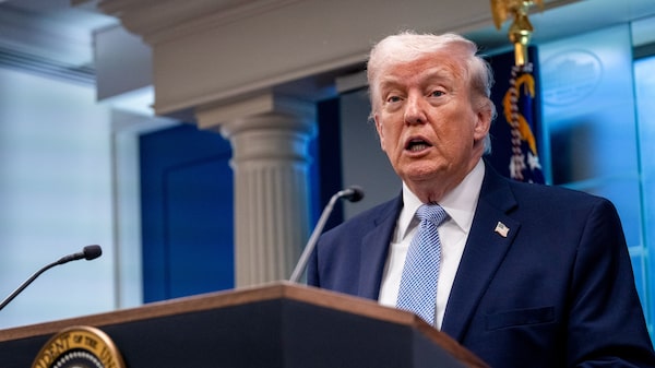 Trump diz que os EUA vão bloquear o Estreito de Ormuz após fracasso de negociações Trump diz que os EUA vão bloquear o Estreito de Ormuz após fracasso de negociações