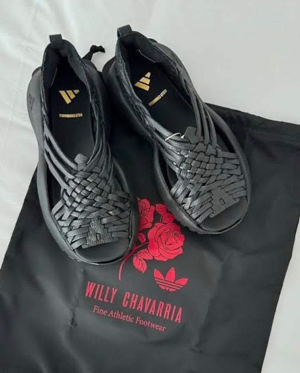 Huaraches de Willy Chavarría y Adidas Huaraches de Willy Chavarría y Adidas