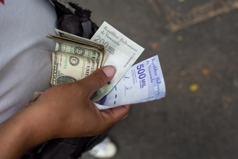 Hyperinflation Pushes Venezuela To Print 1,000,000-Bolivar Bills Hyperinflation Pushes Venezuela To Print 1,000,000-Bolivar Bills
