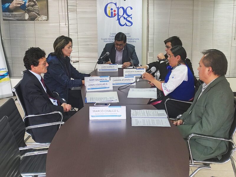 La Consulta Popular plantea dos interrogantes sobre las facultades del CPCCS y la elección de sus miembros. La Consulta Popular plantea dos interrogantes sobre las facultades del CPCCS y la elección de sus miembros.