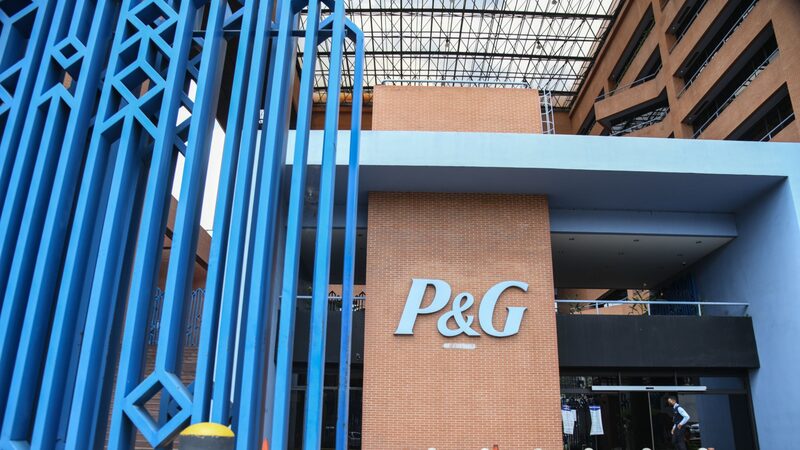 P&G, dona de Gillette e Pampers, tem queda nas vendas após reajustes de preços P&G, dona de Gillette e Pampers, tem queda nas vendas após reajustes de preços