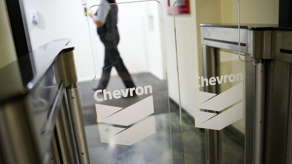 Chevron pone al GNL argentino en su estrategia global: los megaproyectos de Vaca Muerta en juego