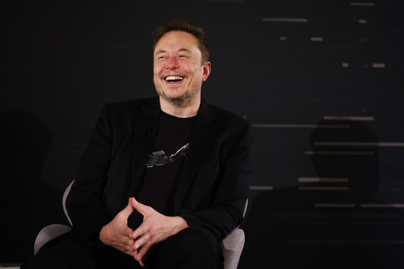 Musk, de 53 años, también ha estado en la mira por su cada vez más notorio -y costoso- apoyo al candidato republicano Donald Trump. Musk, de 53 años, también ha estado en la mira por su cada vez más notorio -y costoso- apoyo al candidato republicano Donald Trump.
