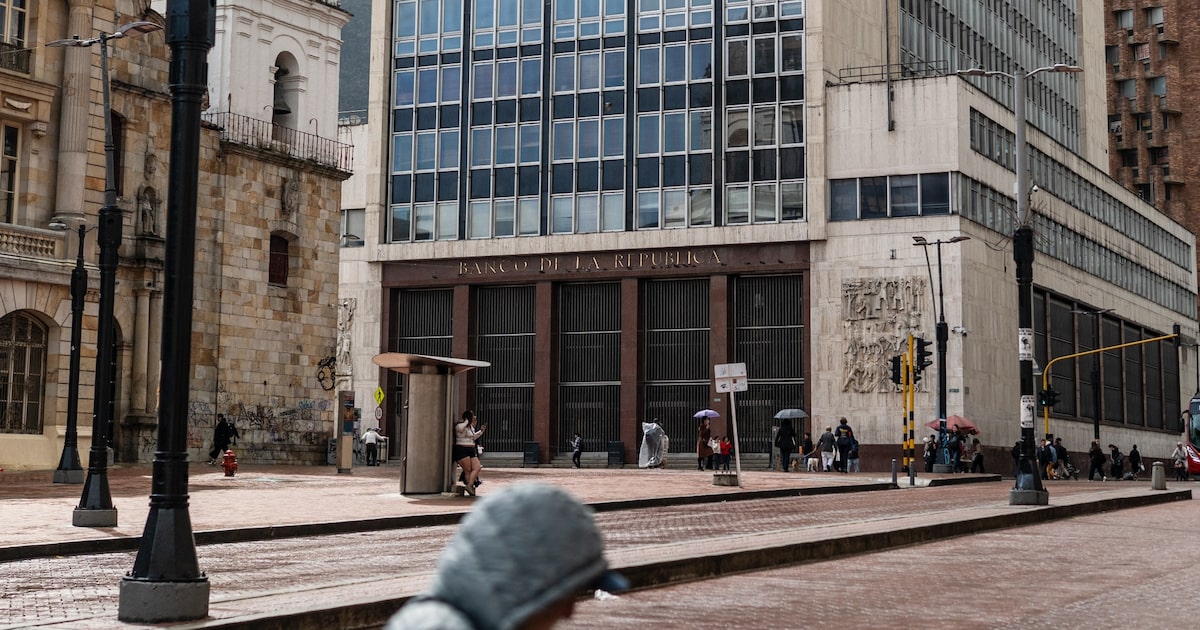 COLOMBIA: CRISIS BANCO CENTRAL POR DECRETO ANTIGUO