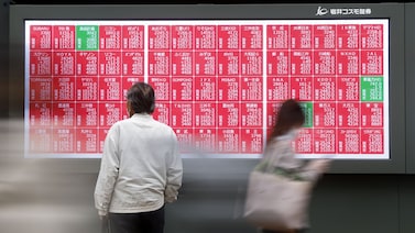 Acciones asiáticas fluctúan en la apertura y el petróleo se mantiene por encima de US$100 Acciones asiáticas fluctúan en la apertura y el petróleo se mantiene por encima de US$100