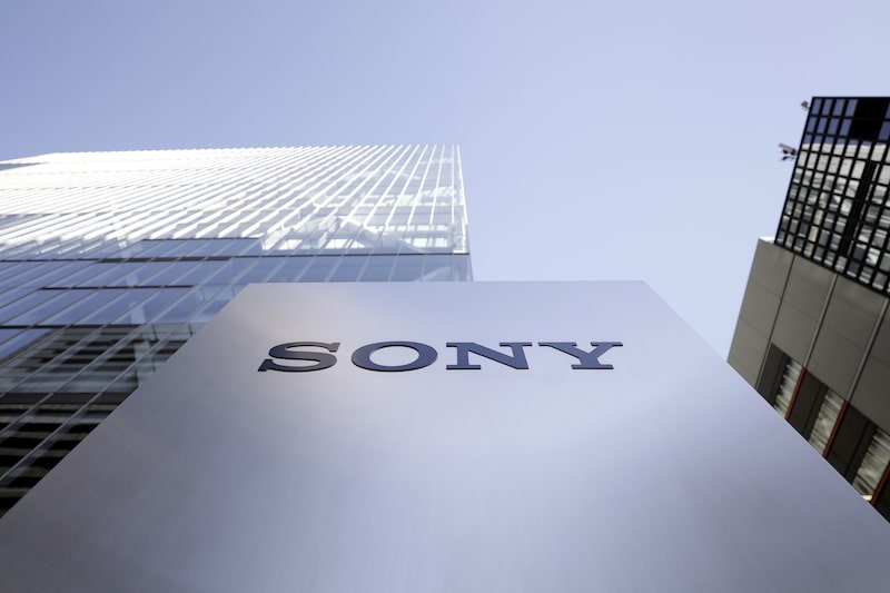 Se ve un letrero de Sony Corp. en el exterior de la sede central de la empresa en Tokio, Japón. Fotógrafo: Kiyoshi Ota/Bloomberg Se ve un letrero de Sony Corp. en el exterior de la sede central de la empresa en Tokio, Japón. Fotógrafo: Kiyoshi Ota/Bloomberg