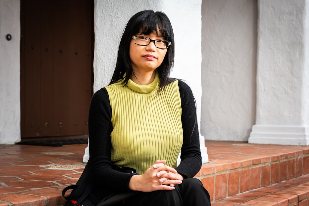 Tiffany Chau usou o app Hinge para se conectar a pessoas que pudessem ajudá-la com um emprego Tiffany Chau usou o app Hinge para se conectar a pessoas que pudessem ajudá-la com um emprego