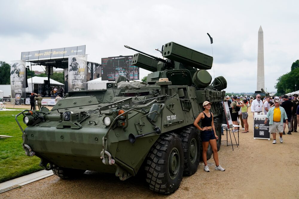 El presidente Trump celebra el cumpleaños del Ejército -y el suyo propio- con un desfile El presidente Trump celebra el cumpleaños del Ejército -y el suyo propio- con un desfile