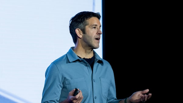 ¿Momento de invertir en Apple? Así reaccionan las acciones al nuevo CEO, John Ternus ¿Momento de invertir en Apple? Así reaccionan las acciones al nuevo CEO, John Ternus