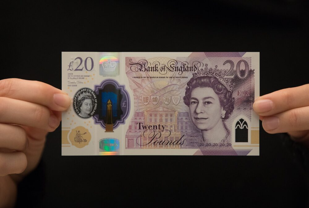 Las monedas que tiene el retrato de la reina serán sacadas de circulación, de manera paulatina, después de su fallecimiento. Estas serán reemplazadas por monedas y billetes con la imagen del nuevo Rey. Las monedas que tiene el retrato de la reina serán sacadas de circulación, de manera paulatina, después de su fallecimiento. Estas serán reemplazadas por monedas y billetes con la imagen del nuevo Rey.